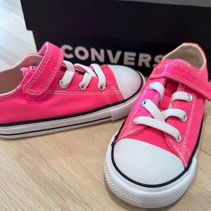 Brand new toddler girls Converse